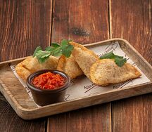 Мини-чебуреки с бараниной и аджикой
