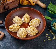 Манты с тыквой и грецкими орехами