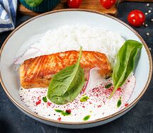 Семга с рисом и сливочным соусом