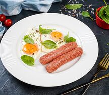 Глазунья с колбасками