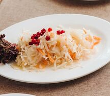 Квашеная капуста с морковью собственной закваски