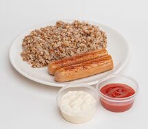 Греча с куриной колбаской