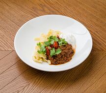 Феттуччине с мясным рагу из телятины и конины