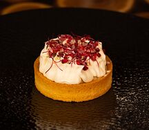 Тарталетка с карамелизированными орехами