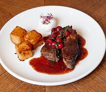 Телятина в стиле брискет в соусе из вишни и пива Шихан