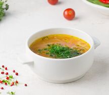Куриный бульон с домашней лапшой
