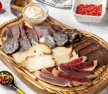 Ассорти деликатесов от башкирских фермеров