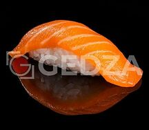 Суши с лососем