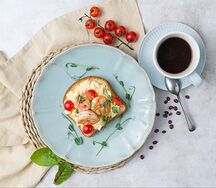 Похож на твою первую любовь