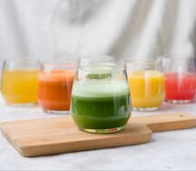 Яблочный свежевыжатый сок