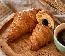 Круассан с шоколадом