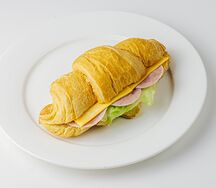 Круассан с ветчиной и сыром