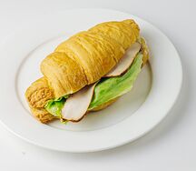 Круассан с курицей