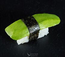 Суши Нигири с авокадо