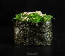 Суши Гункан с водорослями чука