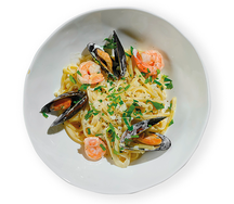 Паста с морепродуктами в сливочном соусе