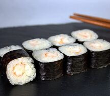 Классический ролл с креветкой