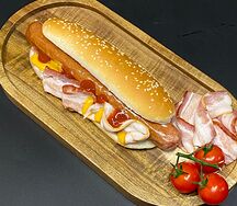 Хот-дог с беконом