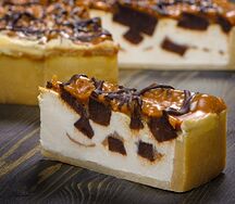 Чизкейк Брауни с карамелью