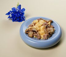 Скрэмбл с цыпленком и грибами