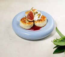 Сырники с малиновым вареньем