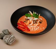 Том ям с морепродуктами