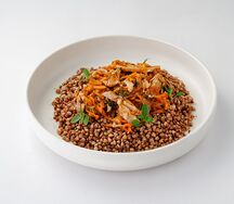 Рагу с курицей и овощами с гречкой