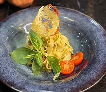 Паста с курицей и грибами