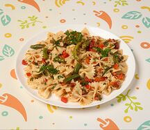 Фарфалле с томатами