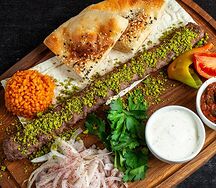 Кебаб с зеленой фисташкой