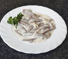 Бефстроганов из говяжьего языка