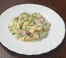 Салат из редиса, картофеля, огурца и яйца