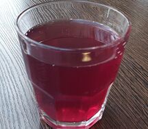 Компот из яблок и ягод