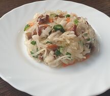 Салат из квашеной капусты с грибами