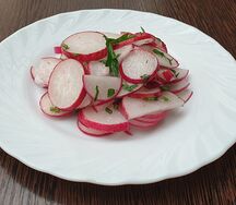 Салат из редиса с маслом