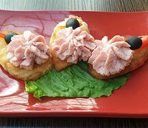 Канапе с ветчинным муссом