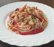 Рисовая лапша с цыпленком