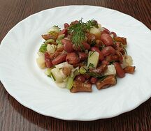 Салат из фасоли с грибами