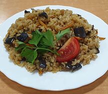 Плов с баклажанами, сельдереем и грибами