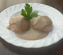 Биточки с грибным соусом