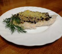 Куриное филе, запеченное с грибами