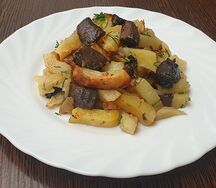 Картофель жареный с лесными грибами