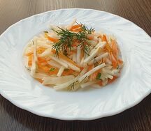 Салат из дайкона с морковью