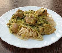 Паста с цыпленком и овощами
