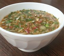 Окрошка овощная на квасе со сметаной