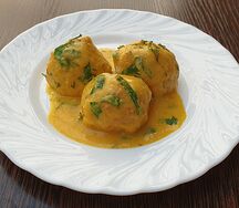 Фрикадельки из кур с сырным соусом