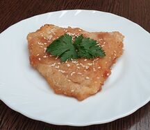 Рыба, жаренная с кунжутом