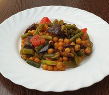 Овощной карри с нутом