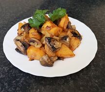 Репа, жаренная с луком и грибами