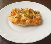 Рыба, запеченная с крабовым мясом